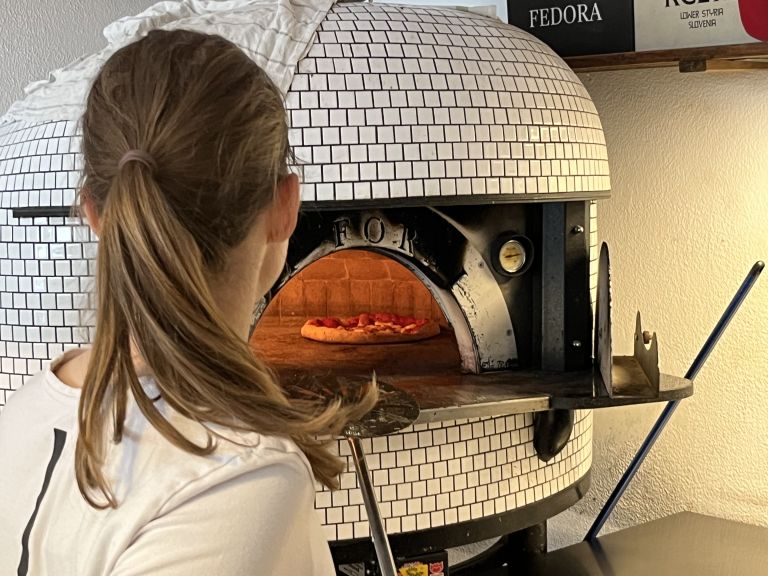 naj-picerija-slovenije, spizza