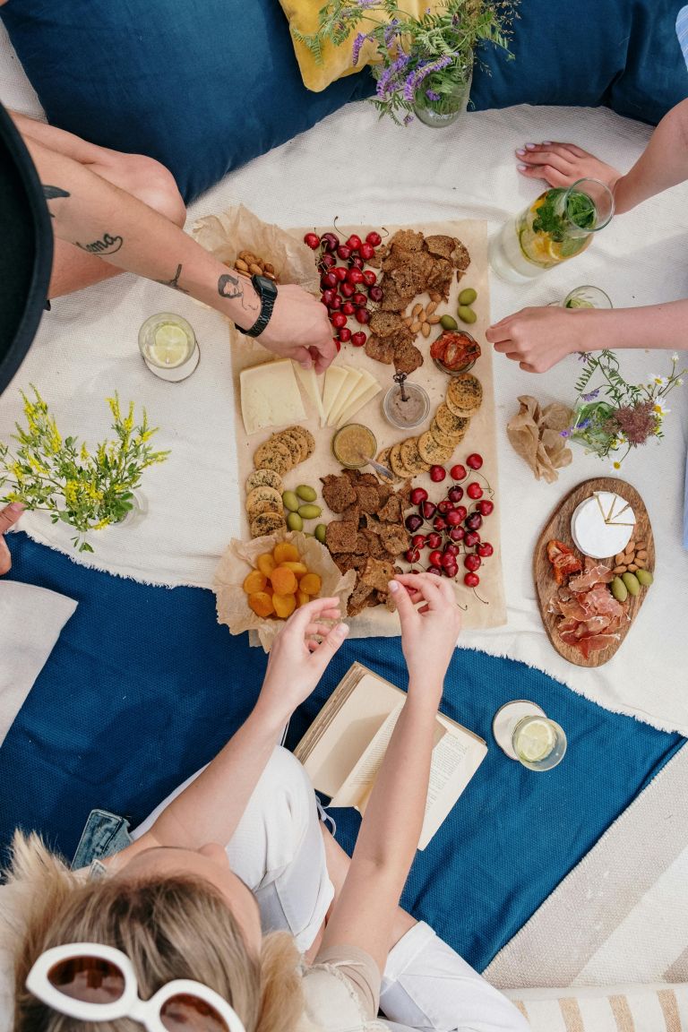 charcuterie-board, gurmanska-deska, deska, narezek