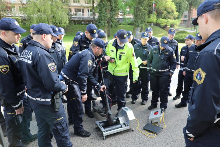 policija-skiro