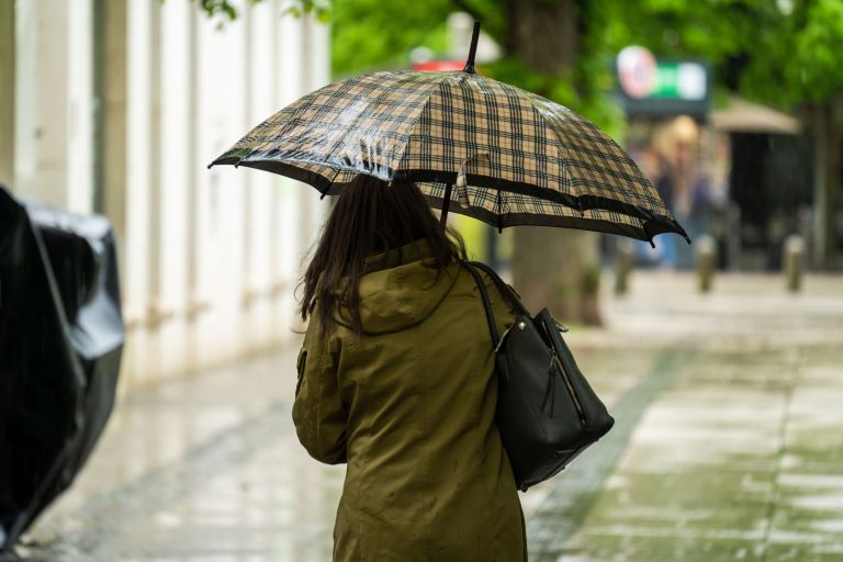 dež, padavine, dežnik.jpg