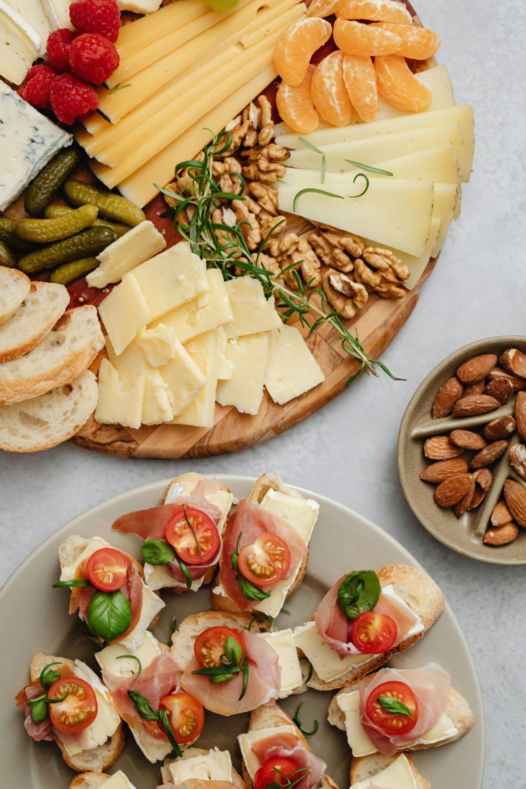 charcuterie-board, gurmanska-deska, deska, narezek