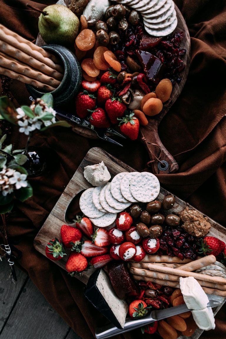 charcuterie-board, gurmanska-deska, deska, narezek