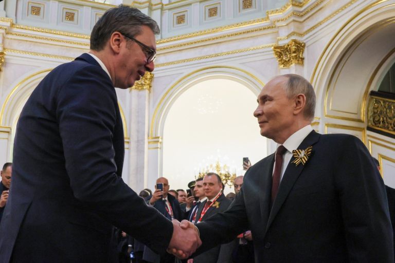 vucic in putin.jpg