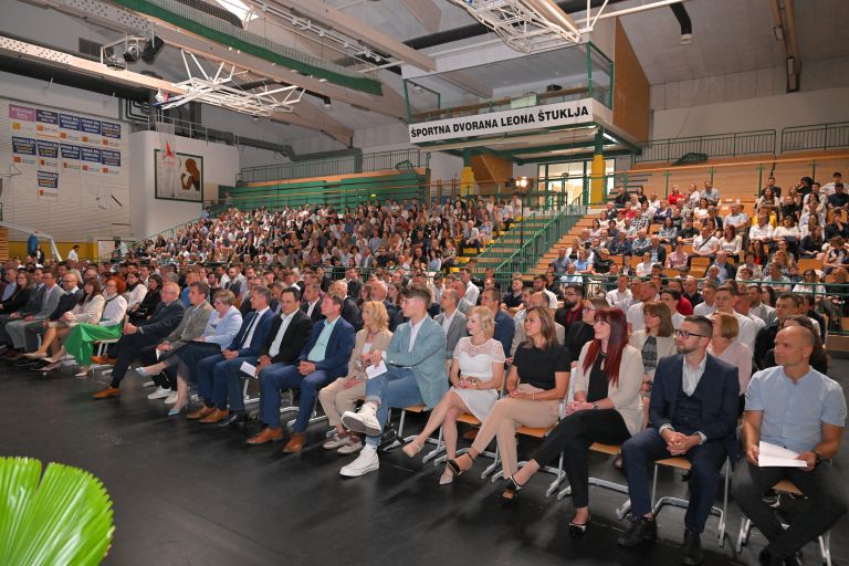 diplomanti, visja-stokovna-sola-sc-novo-mesto
