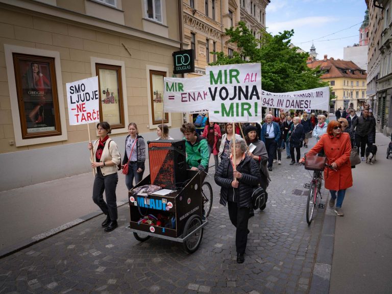 mir, zenske, protest