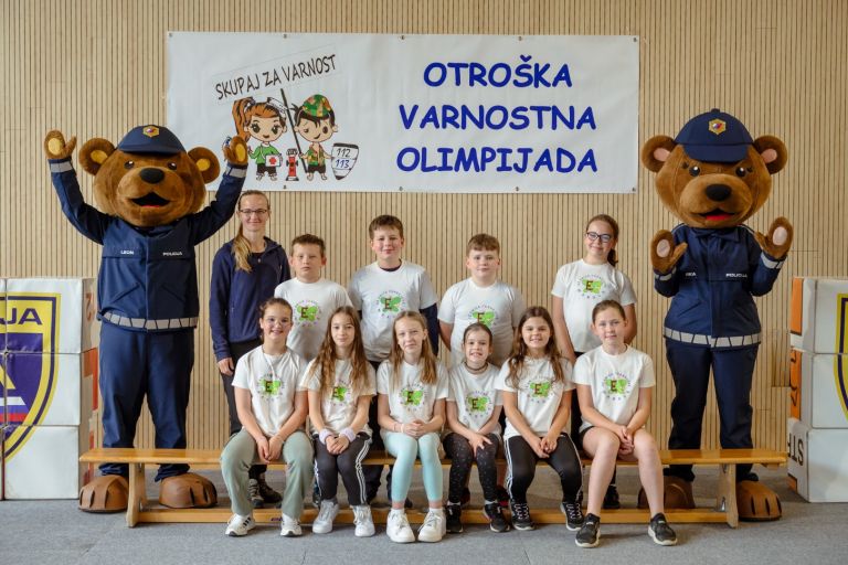 ur-zmagovalna ekipa.jpg
