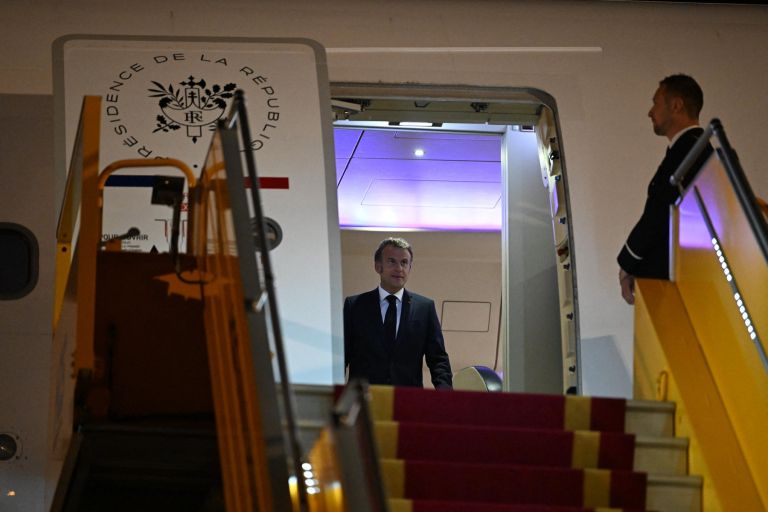 macron1.jpg