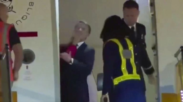 macron1.jpg