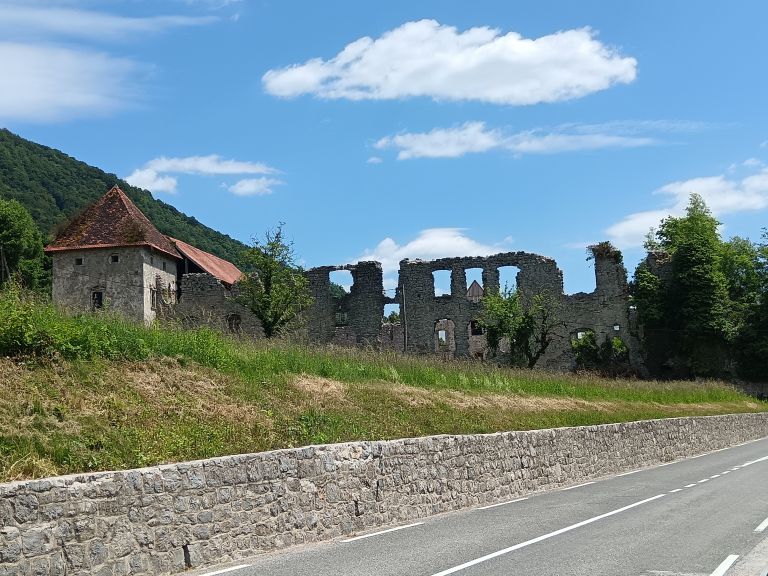 grad soteska 1.jpg