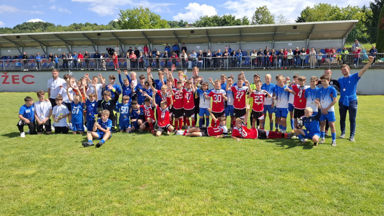 Skupinska slika TRZEC (U13).jpg