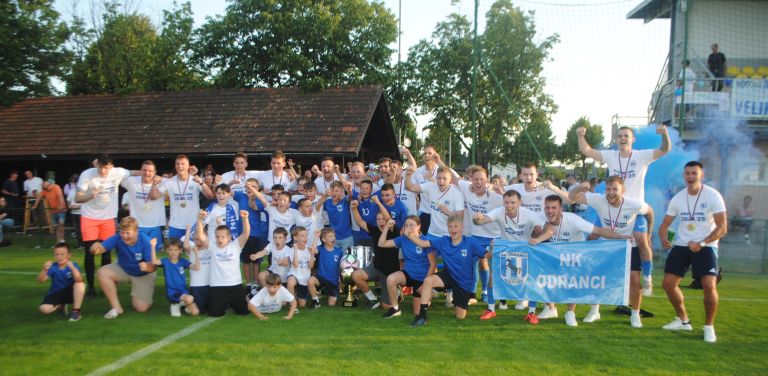 pnl, zadnji-krog, 22-krog, odranci, crensovci, podelitev-pokalov