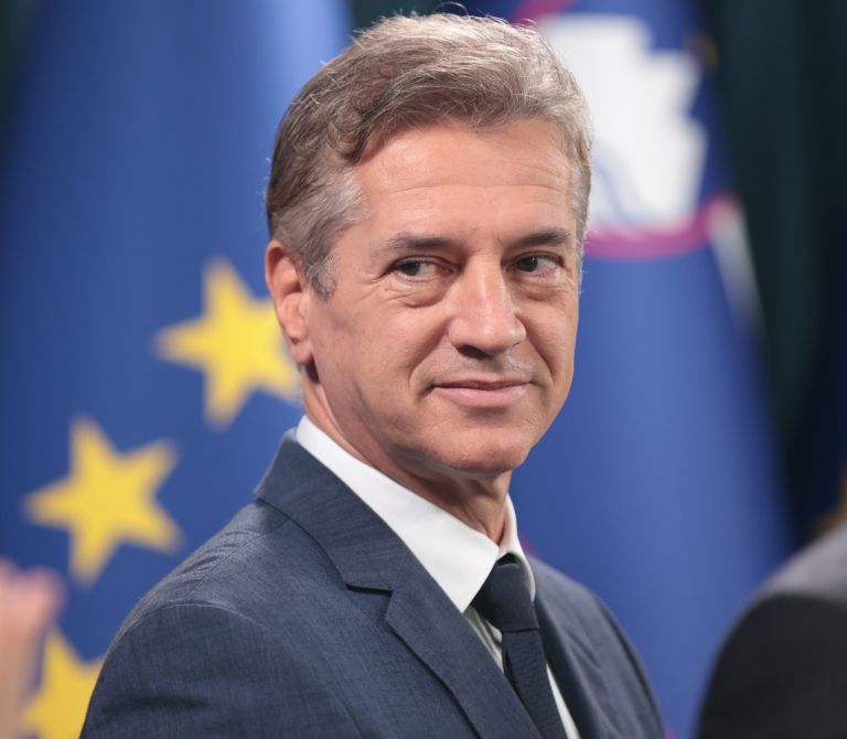 premier-robert-golob