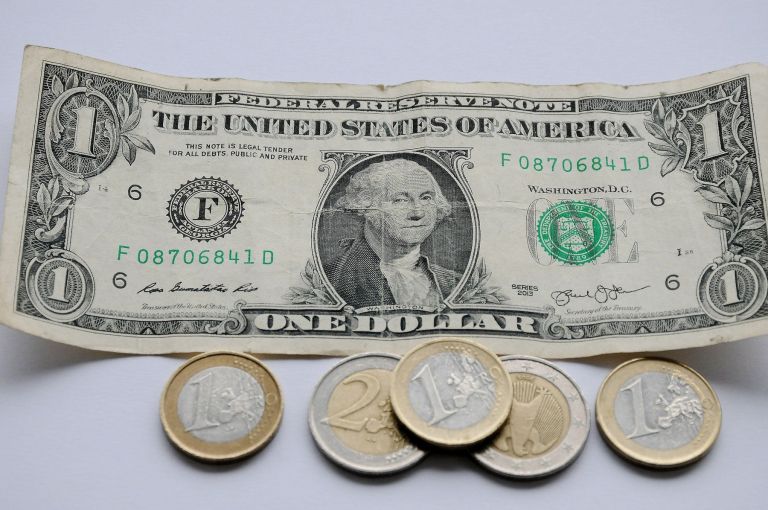 dolar, evro kovanci.jpg
