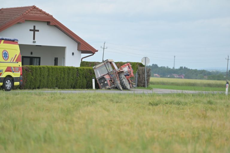 prometna-nesreča-čarda-traktor