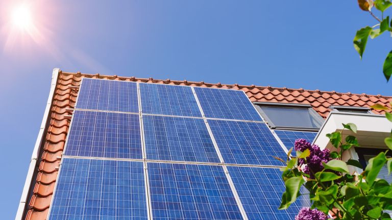 elektrika, soncna-energija, trajnost, net-met, energija-plus