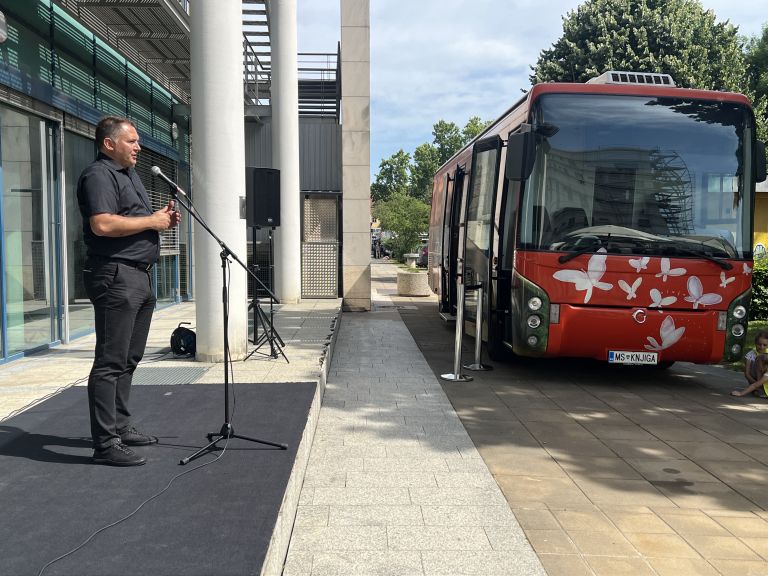 pisk, pokrajinska-in-studijska-knjiznica-murska-sobota, bibliobus