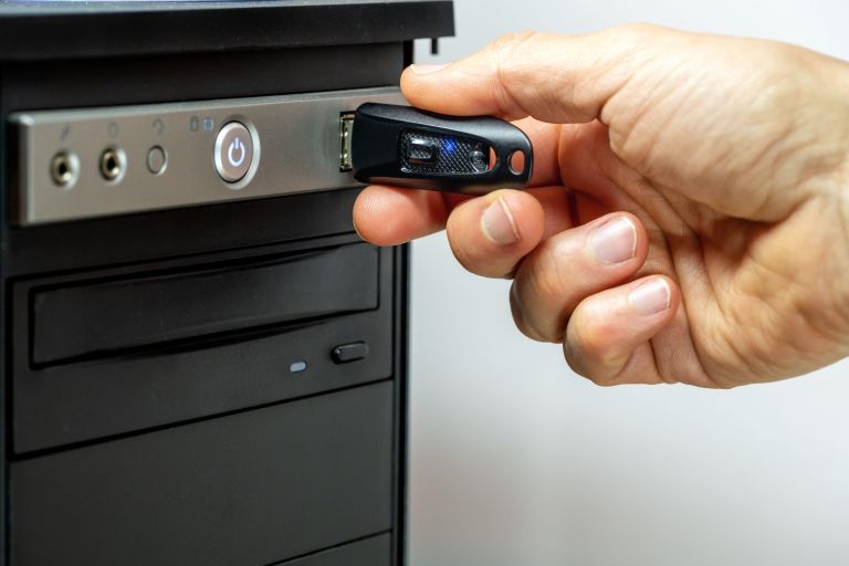 USB, ključek, okužba, nakup