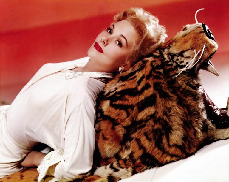 Kim Novak (2).jpg