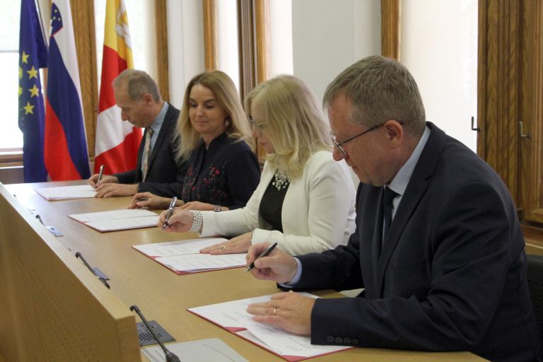 pismo-o-nameri, javna-univerza-s-sedezem-v-novem-mestu