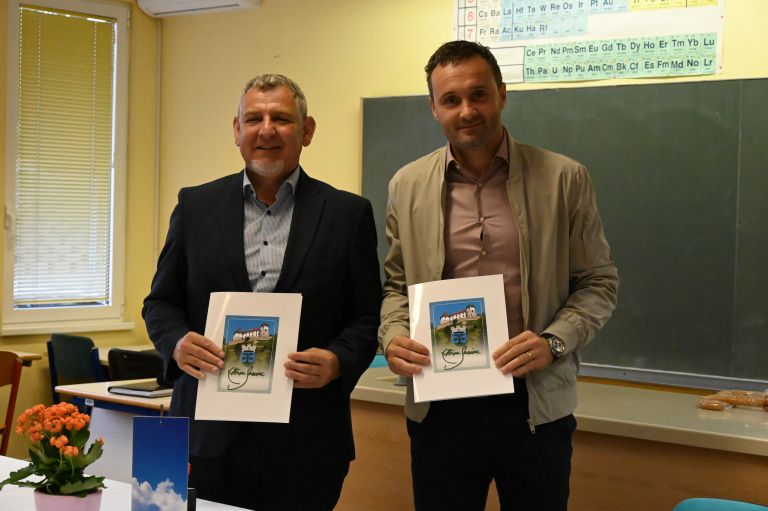 podpis pogodbe igrišče Blanca.JPG