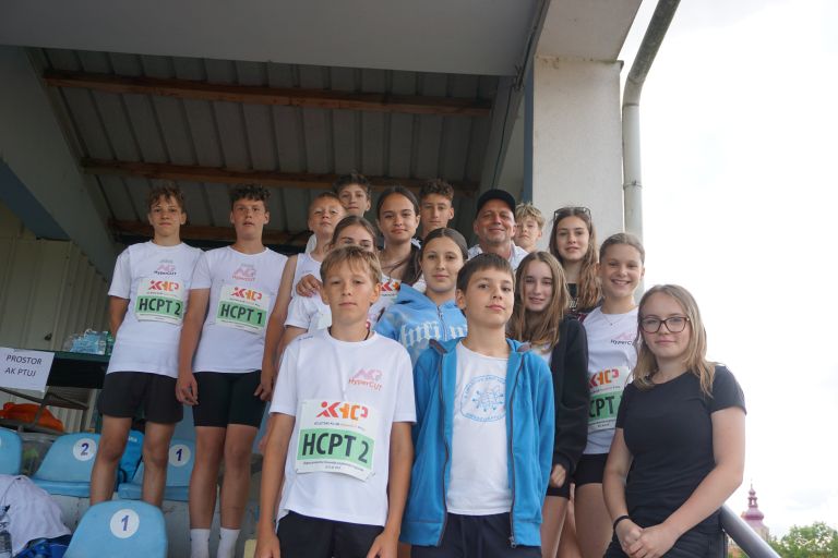 atletika_ekipno_pionirsko_AK_Ptuj_U-14_decki_deklice.JPG
