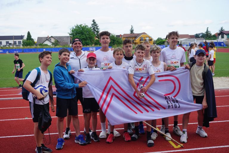 atletika_ekipno_pionirsko_AK_Ptuj_U-14_decki.JPG