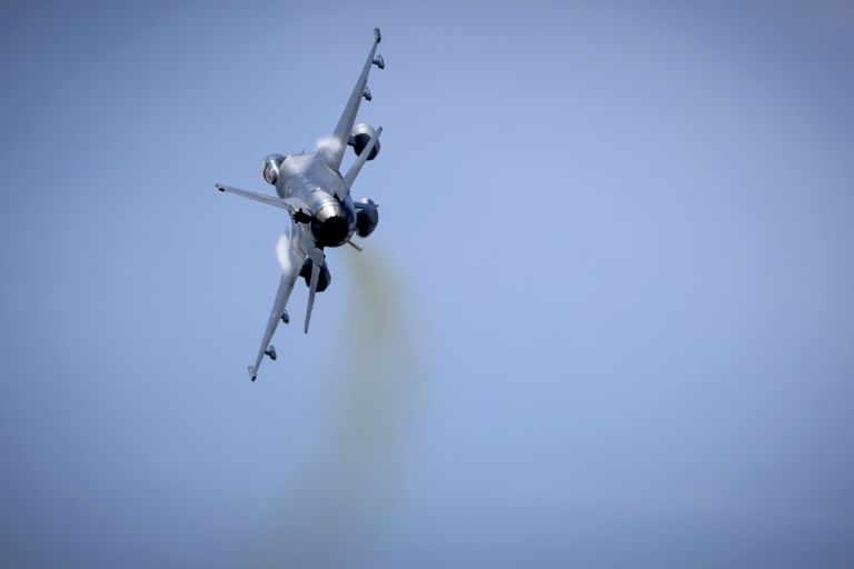 letalo f16.jpg