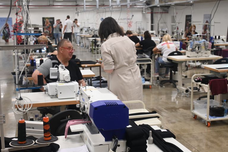 lelosi, leloteks, odprtje, proizvodnja, murska-sobota, matej-slapnik, tomaz-seruga