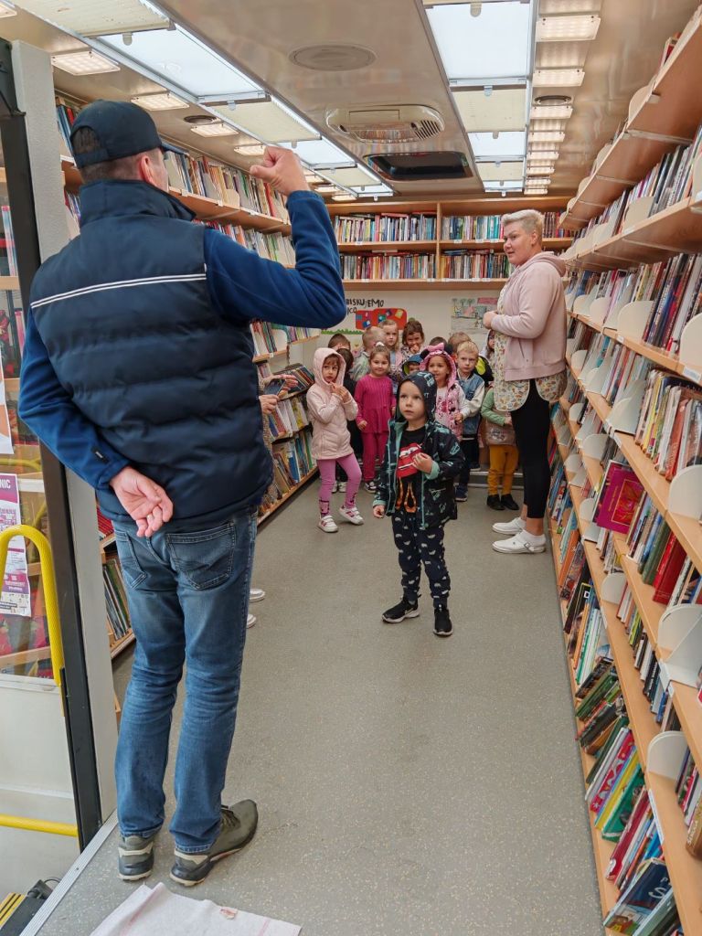bibliobus, novo-mesto, karlovac, knjiznica