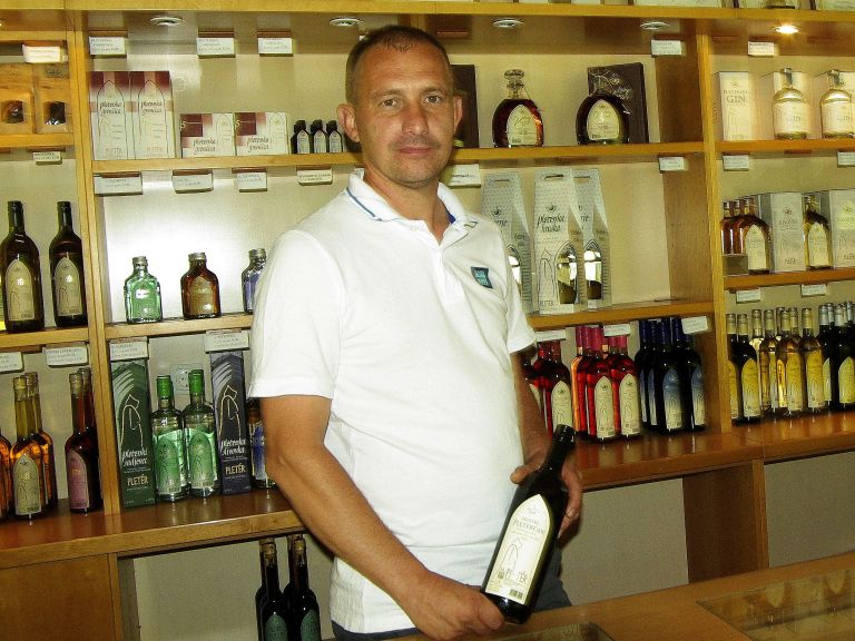 D24_KartuzijaNovEkonomMarkoTrgovina.jpg