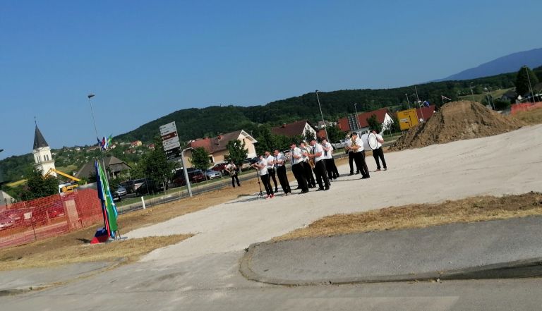 trgovina, jager, smarjeta, temeljni-kamen