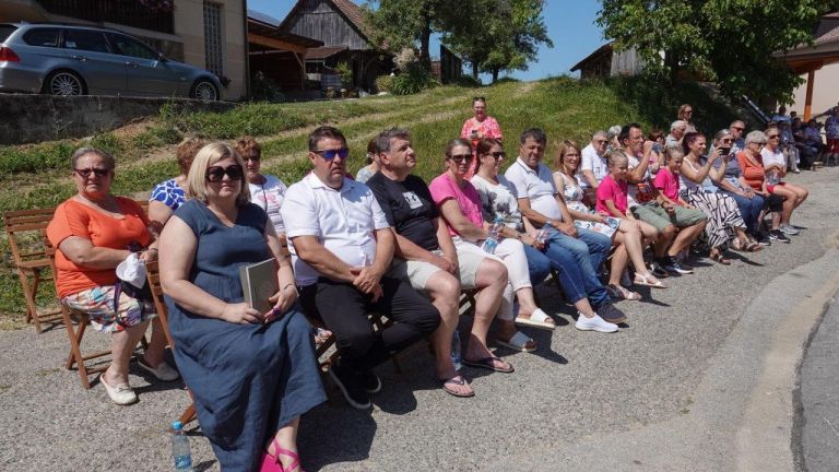 crneca-vas, zivljenje-nekoc
