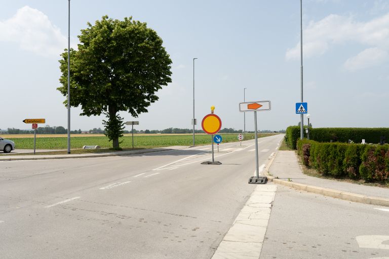 cesta-krog-murski-črnci-tišina