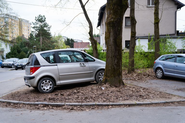 parkirišče, P+R, parkiranje, garaža, naselje