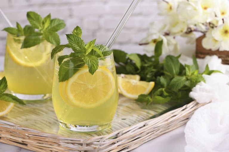 Limoncello spritz