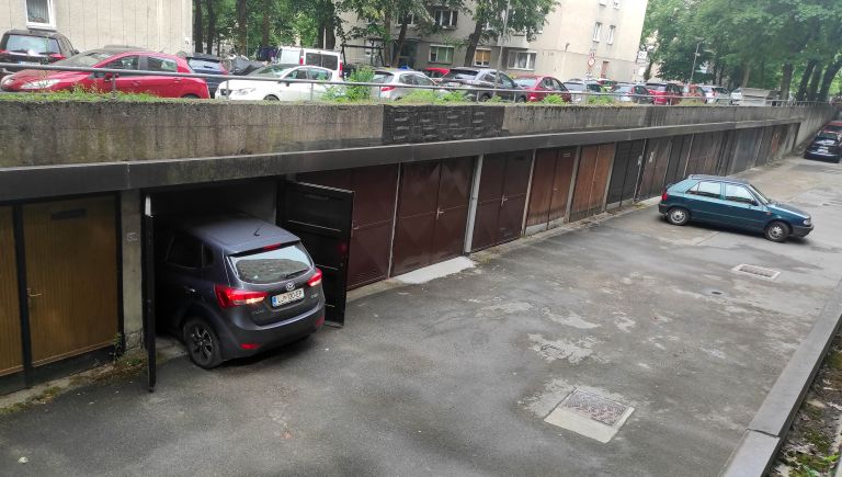 parkirišče, P+R, parkiranje, garaža, naselje
