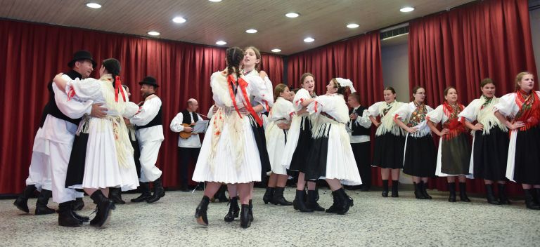 peli-in-plesali-so-jih-mati-moja, ktd-moscanci