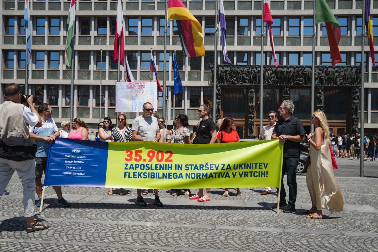 protest, zaposleni-v-vrtcih, fleksibilni-normativ