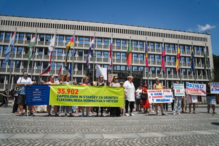 protest, zaposleni-v-vrtcih, fleksibilni-normativ