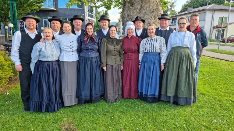 FOLKLORA 2.jpg