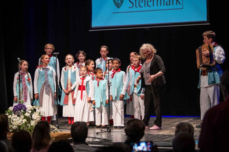 drustvo-kocevarjev-staroselcev, 1-mednarodni-kocevarski-folklorni-festival