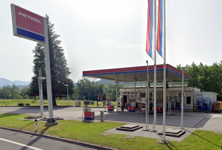 petrol petrina.jpg
