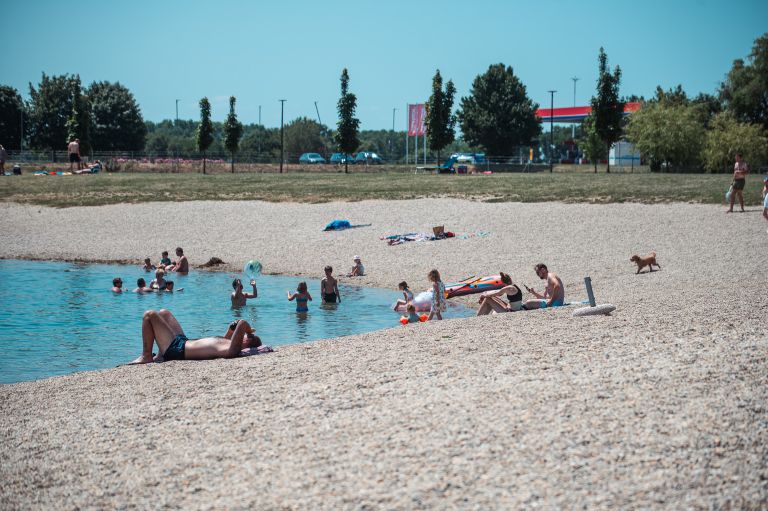 simbolična, kamenšnica, soboško-jezero, poletje, expano, kopanje, plaža, vodne-igre