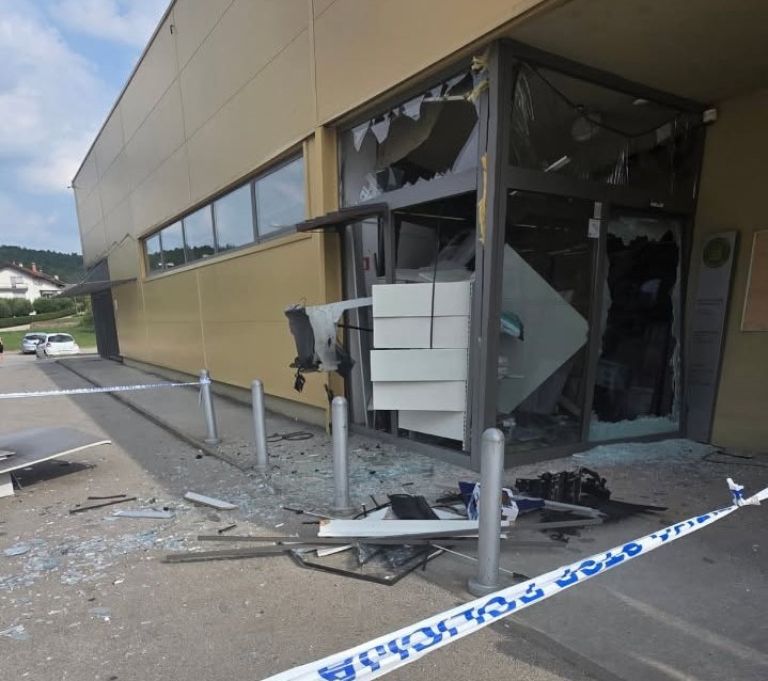 bankomat mirna peč.jpg