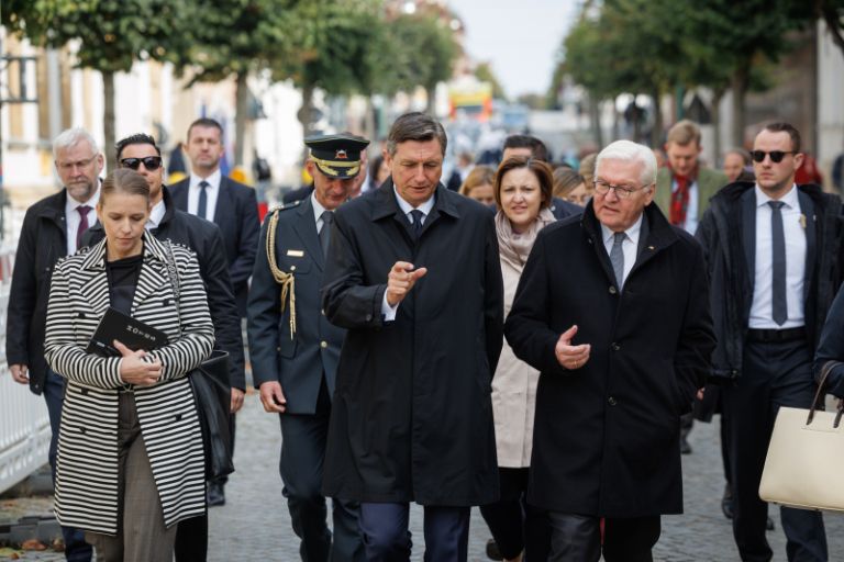 lea burjan, tolmačka, prevajalka