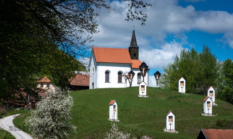 Križev pot.jpg