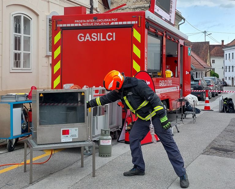 Preventivno gasilsko vozilo (3) (002).jpg