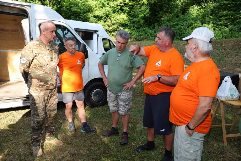 9_Dogovor organizatorjev za podporo pohodnikov z okrepčili.JPG