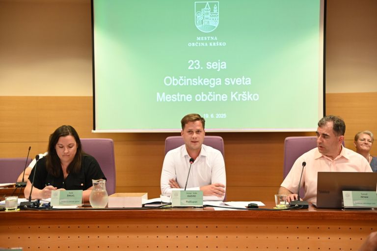 MO Krško podžupan Olovec vodil sejo.JPG