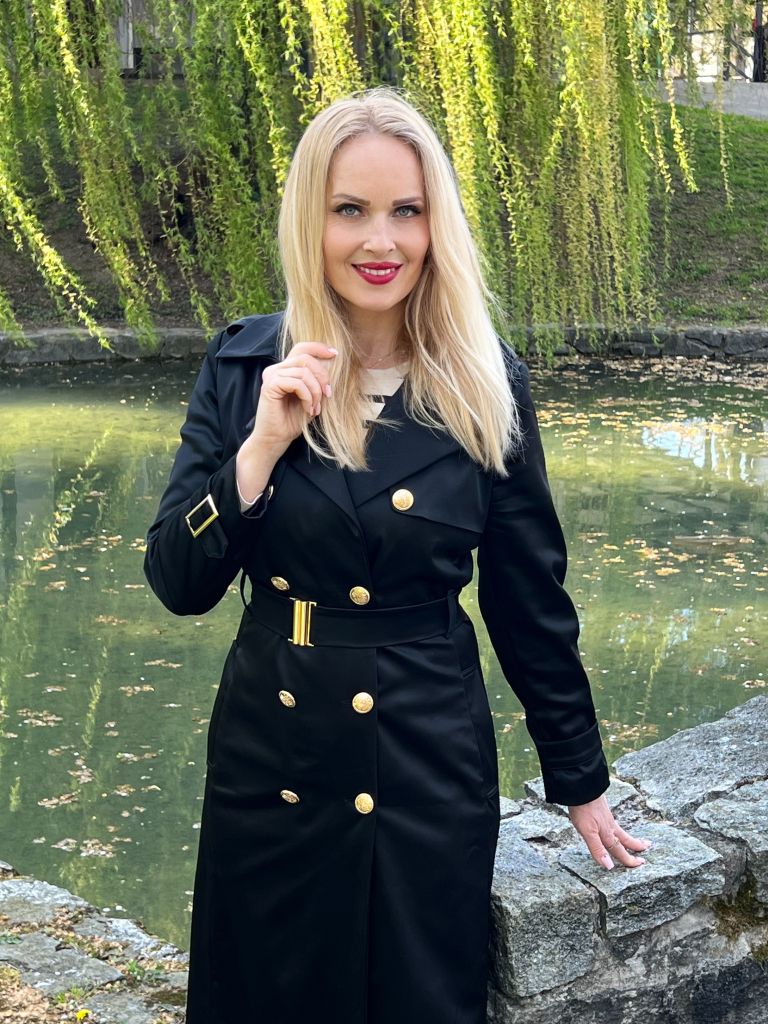 LILI KNAFELC